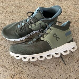 ON Running Green Sneakers